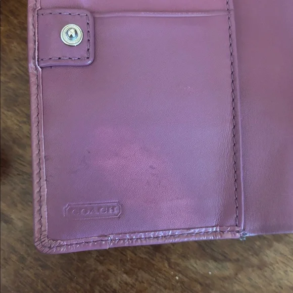 Coach SoHo Pleat Mauve Signature Wallet - Picture 8 of 10